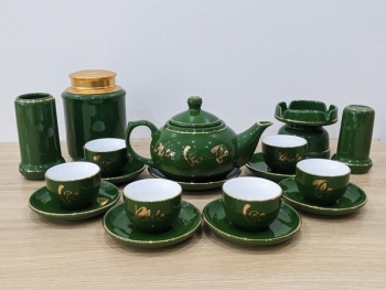 Bộ ấm trà Bát Tràng men xanh ngọc lục bảo vẽ vàng kim